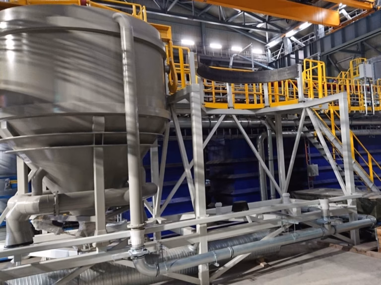 DOCKING STATION FOR MOVEABLE SILOS