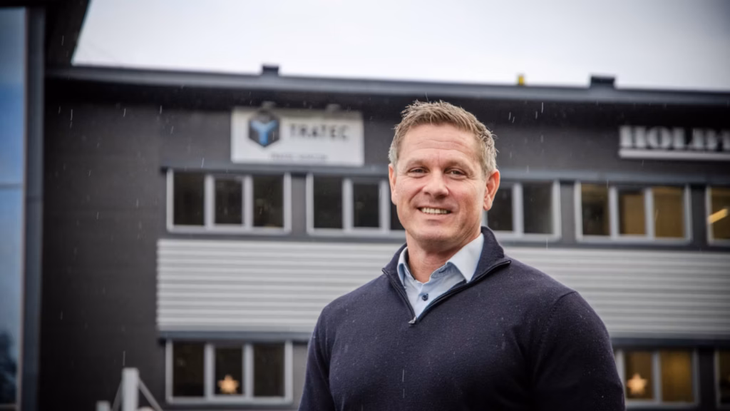 Nils-Kjetil_utenfor-Venneslaporten1